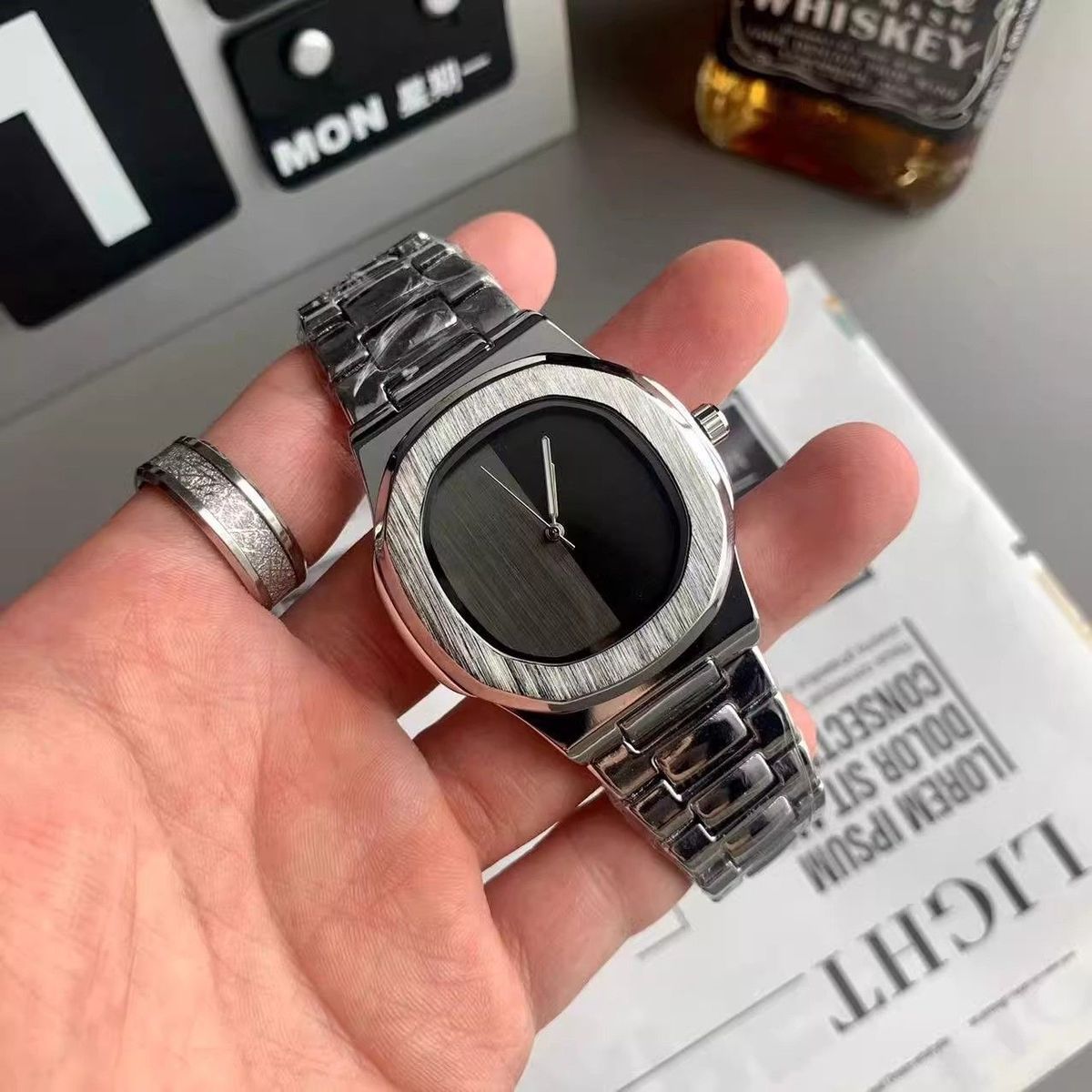 Custom Logo Men's Quartz Watch – обзор и цена Luxury Watch Logos